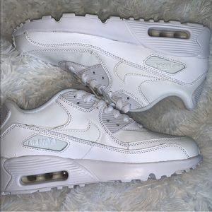 All white nike air max sz wm’s 8